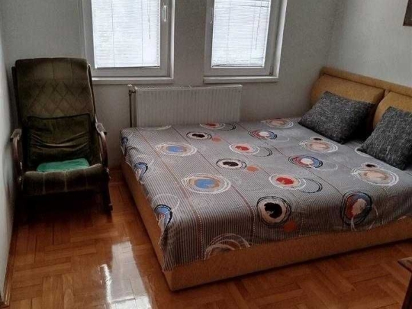 Дава се под наем Двустаен апартамент в Бургас, Изгрев - 63 кв.м за 204 € - Снимка #1