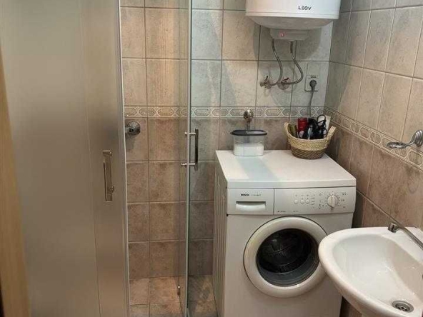 Дава се под наем Двустаен апартамент в Бургас, Изгрев - 58 кв.м за 183.6 € - Снимка #1