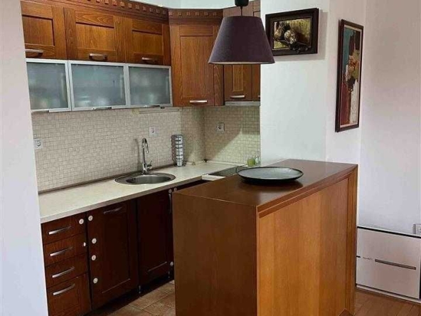 Дава се под наем Двустаен апартамент в Бургас, Славейков - 67 кв.м за 204 € - Снимка #1