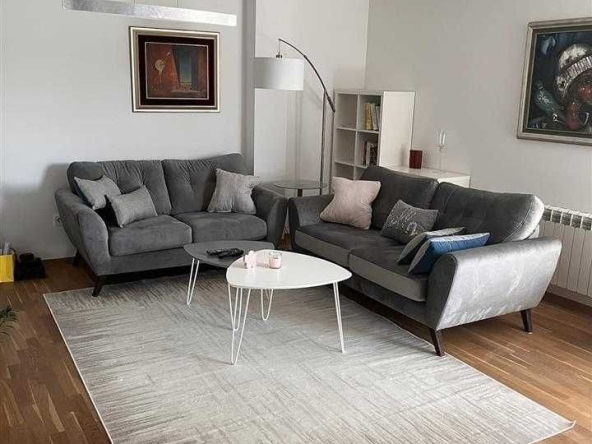 Дава се под наем Двустаен апартамент в Бургас, Зорница - 53 кв.м за 229.5 € - Снимка #1