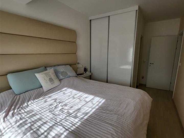 Дава се под наем Двустаен апартамент в Бургас, Център - 57 кв.м за 255 € - Снимка #1