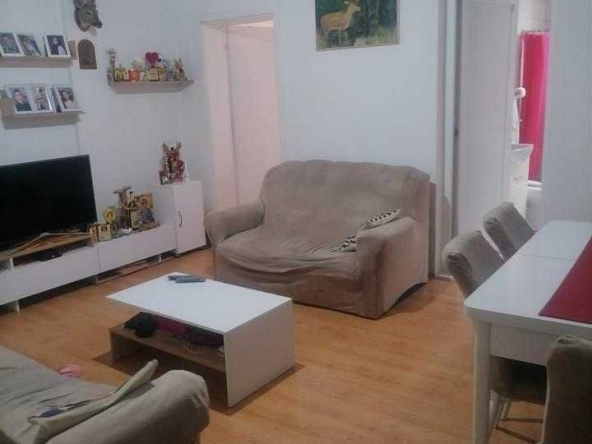 Дава се под наем Тристаен апартамент в Пловдив, Кършияка - 95 кв.м за 382.5 € - Снимка #1