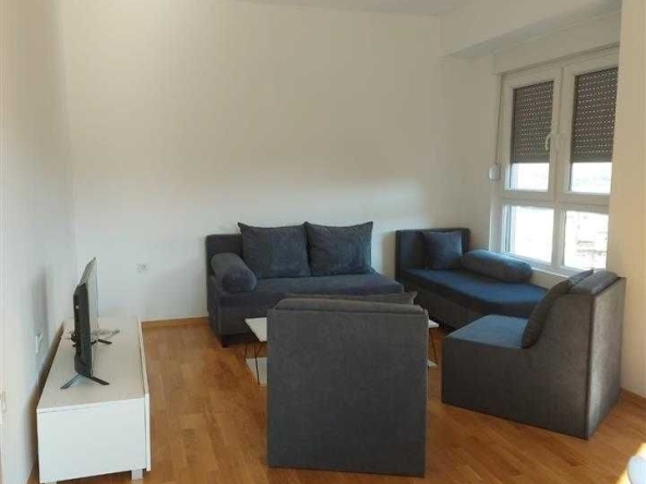 Дава се под наем Двустаен апартамент в Пловдив, Тракия - 51 кв.м за 234.6 € - Снимка #1