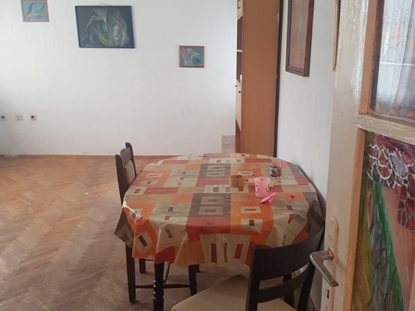 Дава се под наем Двустаен апартамент в Пловдив, Мараша - 80 кв.м за 255 € - Снимка #1