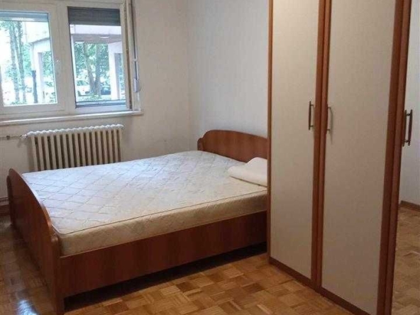 Дава се под наем Тристаен апартамент в Пловдив, Кючук Париж - 81 кв.м за 321.3 € - Снимка #1