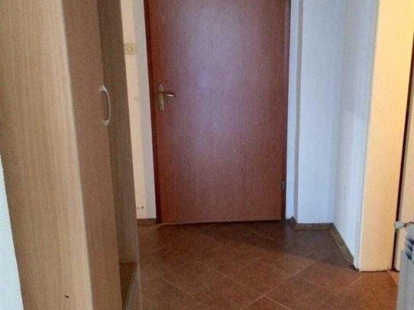 Дава се под наем Тристаен апартамент в Бургас, Меден рудник - зона А - 100 кв.м за 382.5 € - Снимка #1