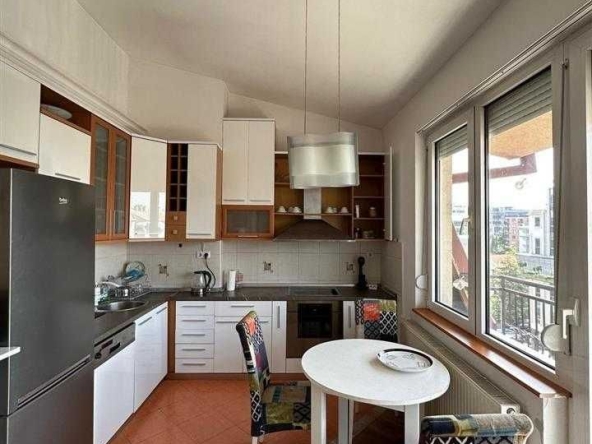 Дава се под наем Тристаен апартамент в Пловдив, Тракия - 77 кв.м за 382.5 € - Снимка #1