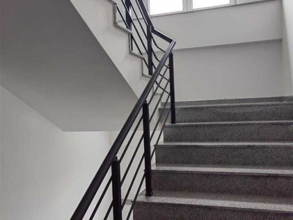 Дава се под наем Тристаен апартамент в Пловдив, Тракия - 87 кв.м за 285.6 € - Снимка #1