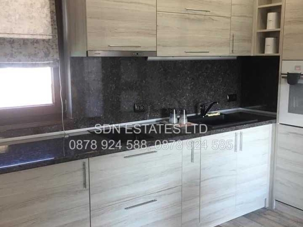 Тристаен апартамент в Казанлък - 110 кв.м за 1368 €/кв.м - Снимка #1