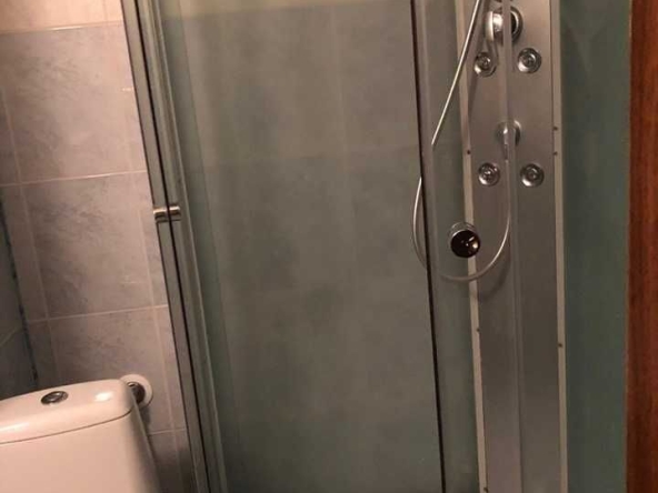 Дава се под наем Тристаен апартамент в Бургас, Зорница - 115 кв.м за 204 € - Снимка #1