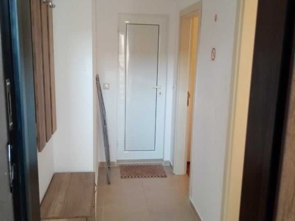 Дава се под наем Тристаен апартамент в Бургас, Изгрев - 78 кв.м за 250 € - Снимка #1