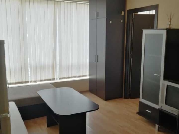 Дава се под наем Тристаен апартамент в Бургас, Славейков - 81 кв.м за 240 € - Снимка #1