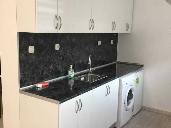 Дава се под наем Едностаен апартамент в Пловдив, Кършияка - 45 кв.м за 200 € - Снимка #1