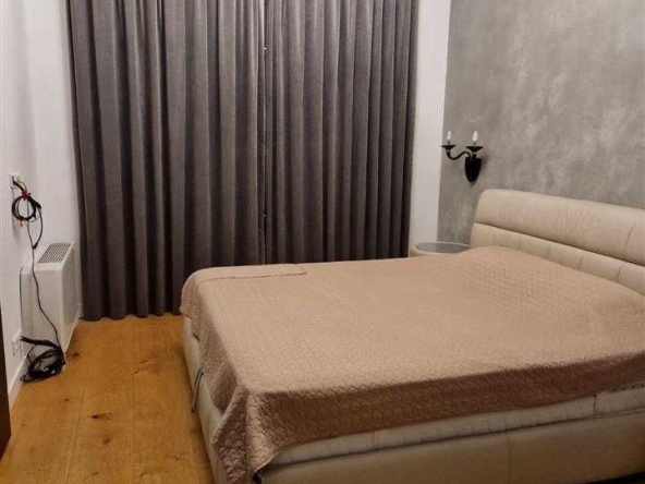 Дава се под наем Тристаен апартамент в София, Левски В - 80 кв.м за 663 € - Снимка #1