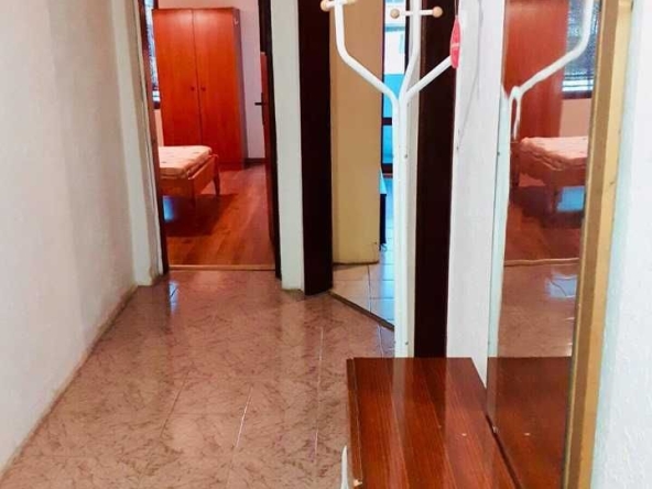 Дава се под наем Двустаен апартамент в Бургас, Братя Миладинови - 58 кв.м за 185 € - Снимка #1