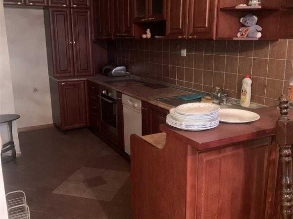 Дава се под наем Тристаен апартамент в София, Дървеница - 89 кв.м за 561 € - Снимка #1