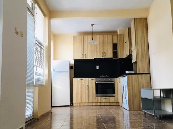 Дава се под наем Двустаен апартамент в Бургас, Възраждане - 55 кв.м за 250 € - Снимка #1