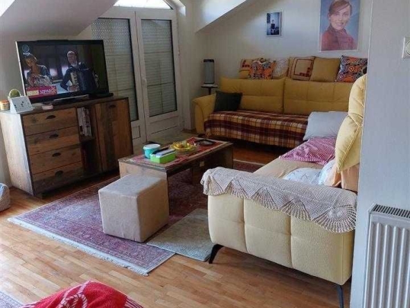 Дава се под наем Двустаен апартамент в София, Център - 65 кв.м за 408 € - Снимка #1