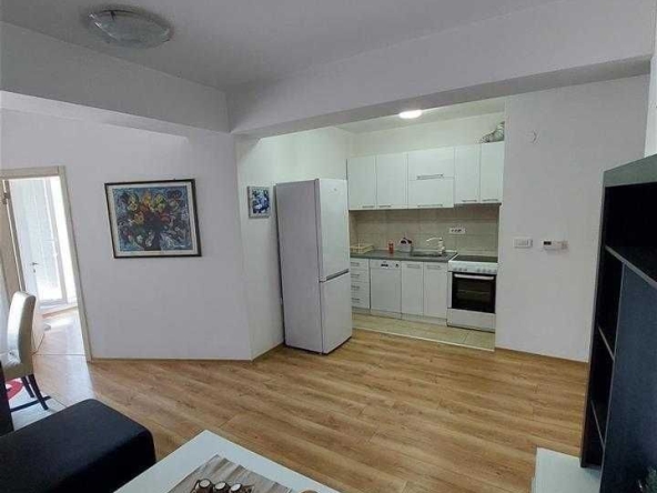Дава се под наем Едностаен апартамент в София, Младост 4 - 42 кв.м за 346.8 € - Снимка #1