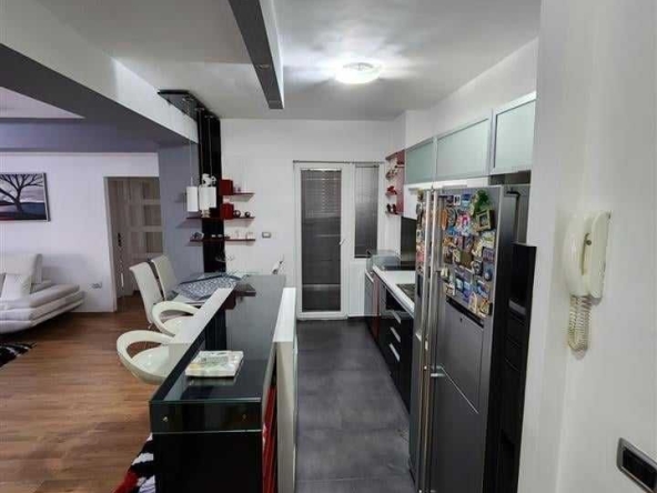 Дава се под наем Тристаен апартамент в София, Слатина - 95 кв.м за 561 € - Снимка #1