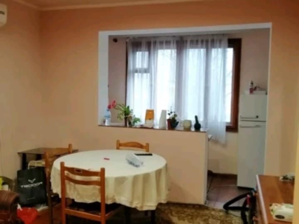 Дава се под наем Тристаен апартамент в Пловдив, Кършияка - 85 кв.м за 350 € - Снимка #1