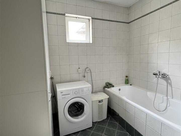 Дава се под наем Тристаен апартамент в София, Зона Б-5 - 90 кв.м за 714 € - Снимка #1