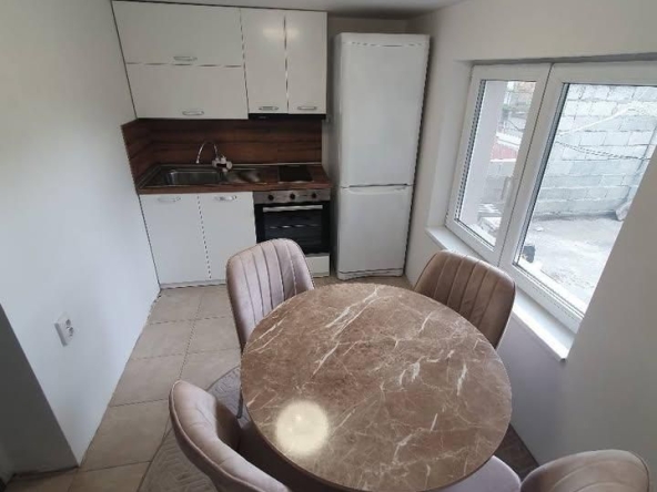 Дава се под наем Къща в Варна, Център - 85 кв.м за 800 € - Снимка #1