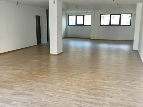 Дава се под наем Офис в Пловдив, Кършияка - 130 кв.м за 765 € - Снимка #1