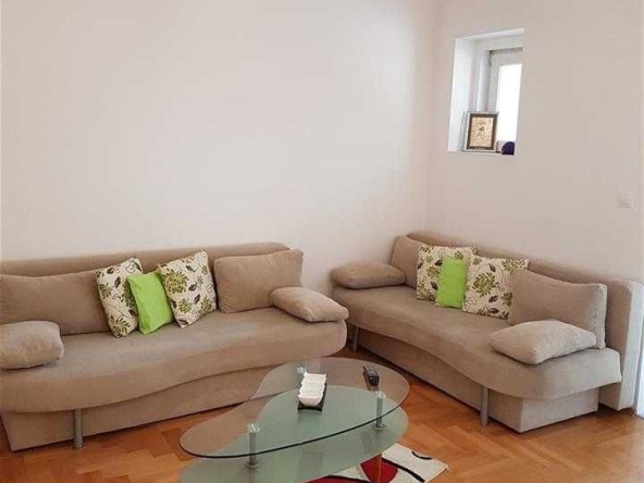 Дава се под наем Тристаен апартамент в Пловдив, Кършияка - 89 кв.м за 321.3 € - Снимка #1