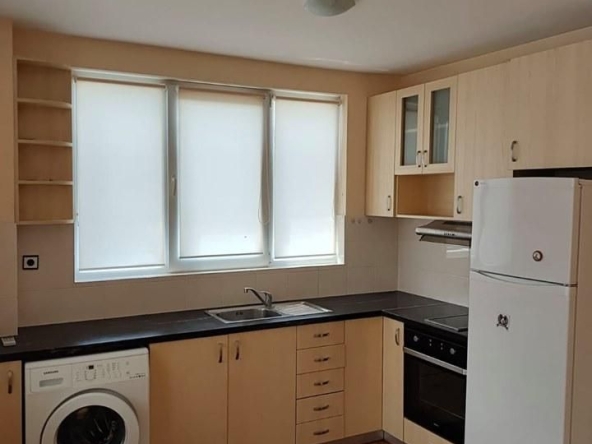 Дава се под наем Тристаен апартамент в Пловдив, Кършияка - 72 кв.м за 357 € - Снимка #1