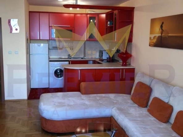 Дава се под наем Двустаен апартамент в Варна, Окръжна болница - 75 кв.м за 561 € - Снимка #1