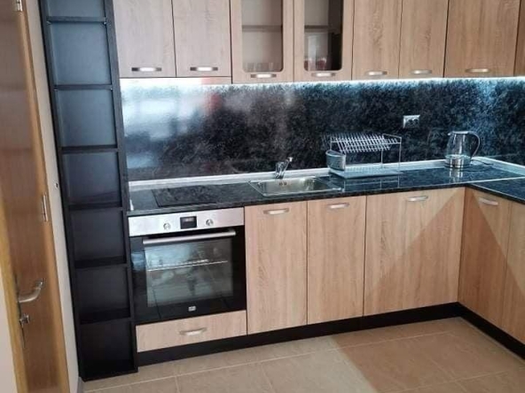 Дава се под наем Двустаен апартамент в Поморие - 65 кв.м за 357 € - Снимка #1