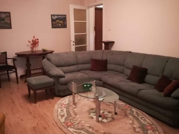 Дава се под наем Двустаен апартамент в София, Център - 80 кв.м за 648.21 € - Снимка #1