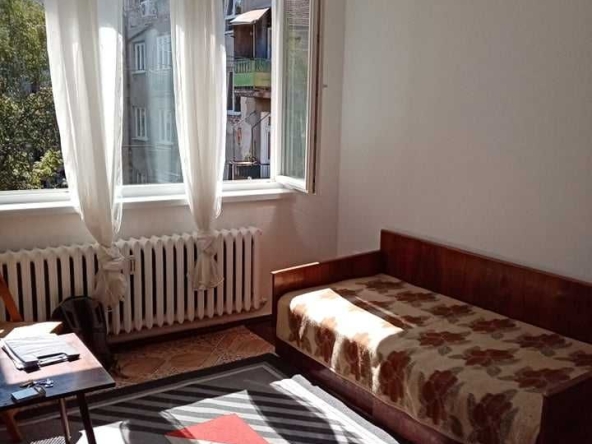 Дава се под наем Едностаен апартамент в София, Център - 45 кв.м за 323.85 € - Снимка #1
