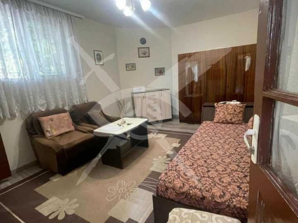 Дава се под наем Етаж от къща в Варна, Общината - 25 кв.м за 224.4 € - Снимка #1