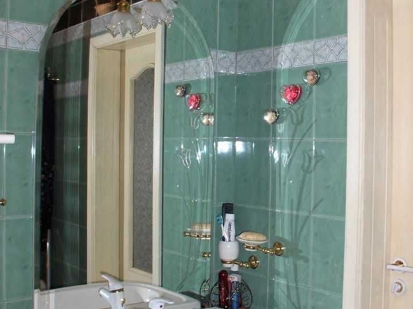 Двустаен апартамент в София, Оборище - 80 кв.м за 2040 €/кв.м - Снимка #1