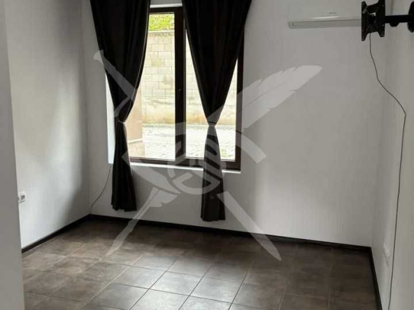 Дава се под наем Едностаен апартамент в Варна, Левски - 32 кв.м за 298.86 € - Снимка #1