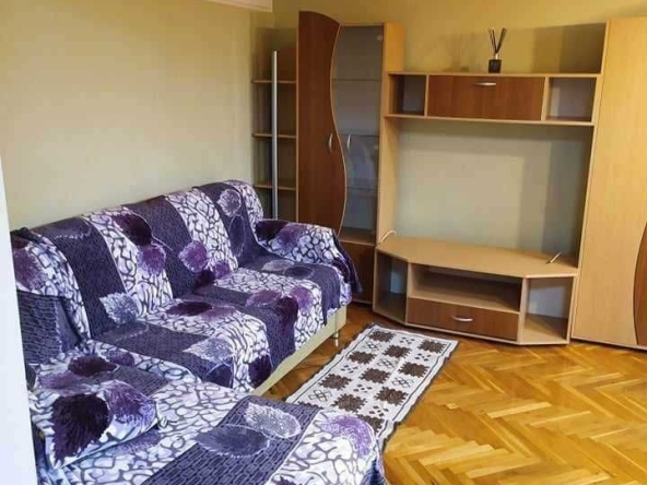 Дава се под наем Многостаен апартамент в Плевен, 9-ти квартал - 115 кв.м за 348.84 € - Снимка #1