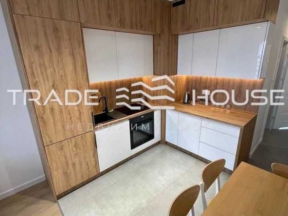 Дава се под наем Тристаен апартамент в Пловдив, Въстанически - 88 кв.м за 425 € - Снимка #1