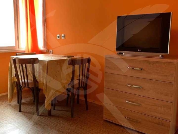 Дава се под наем Етаж от къща в Пловдив, Център - 55 кв.м за 398.82 € - Снимка #1