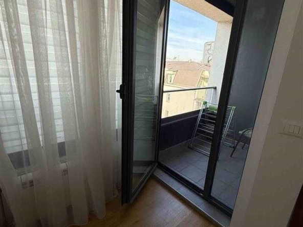 Дава се под наем Тристаен апартамент в Бургас, Славейков - 68 кв.м за 255 € - Снимка #1