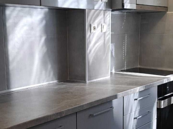 Дава се под наем Двустаен апартамент в Пловдив, Център - 45 кв.м за 306 € - Снимка #1