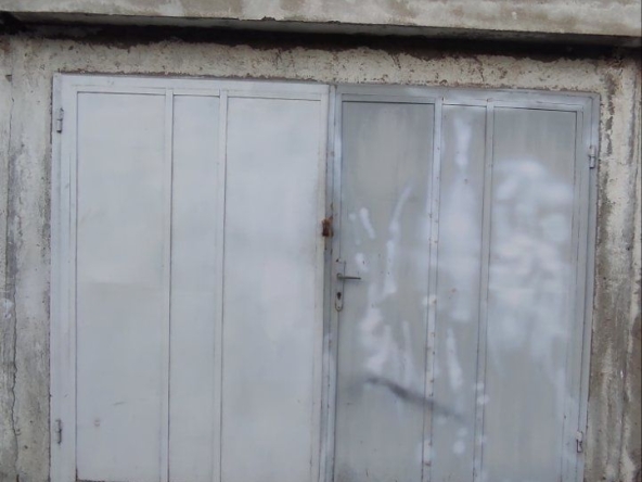 Дава се под наем Гараж / Паркомясто в Русе, Родина 3 - 18 кв.м за 76.5 € - Снимка #1