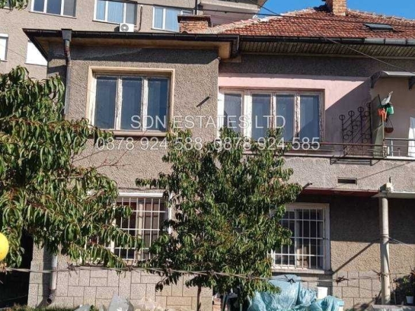 Къща в Казанлък - 160 кв.м за 861 €/кв.м - Снимка #1