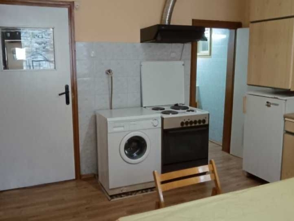 Четиристаен апартамент в София, Редута - 124 кв.м за 6 €/кв.м - Снимка #1