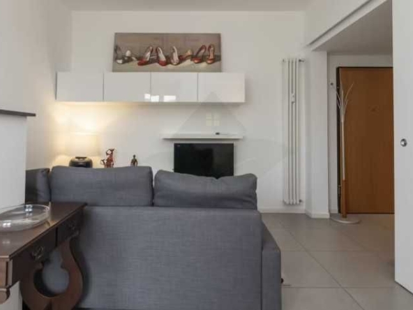 Дава се под наем Едностаен апартамент в Пловдив, Каменица 1 - 42 кв.м за 179.52 € - Снимка #1