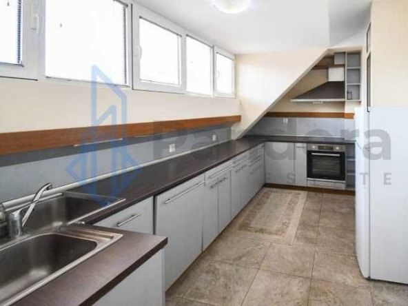 Дава се под наем Четиристаен апартамент в София, Лозенец - 125 кв.м за 790 € - Снимка #1