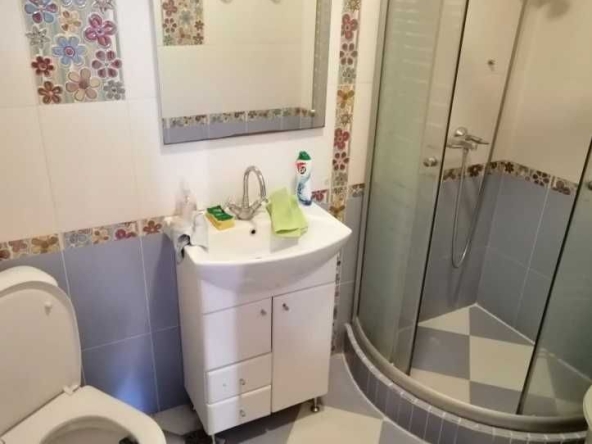 Дава се под наем Тристаен апартамент в Пловдив, Младежки Хълм - 90 кв.м за 479.4 € - Снимка #1