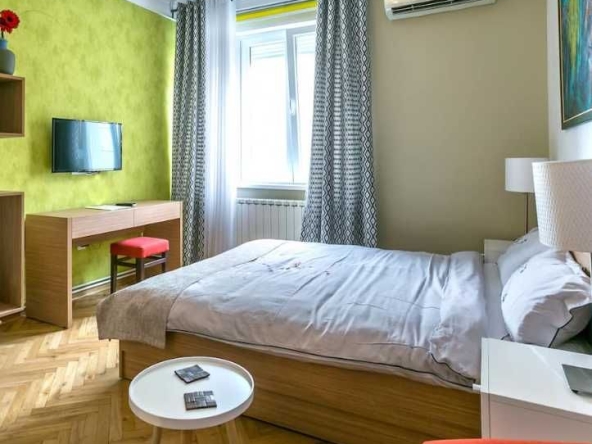 Дава се под наем Тристаен апартамент в Пловдив, Южен - 90 кв.м за 331.5 € - Снимка #1