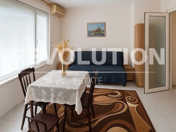 Дава се под наем Тристаен апартамент в Варна, Център - 83 кв.м за 700 € - Снимка #1